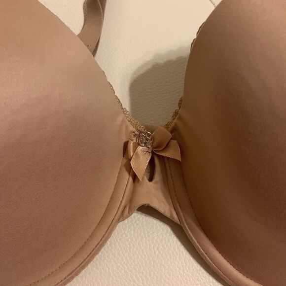 Victoria's Secret 38D Body by Victoria lined perfect coverage w/underwire AS IS - Picture 3 of 8